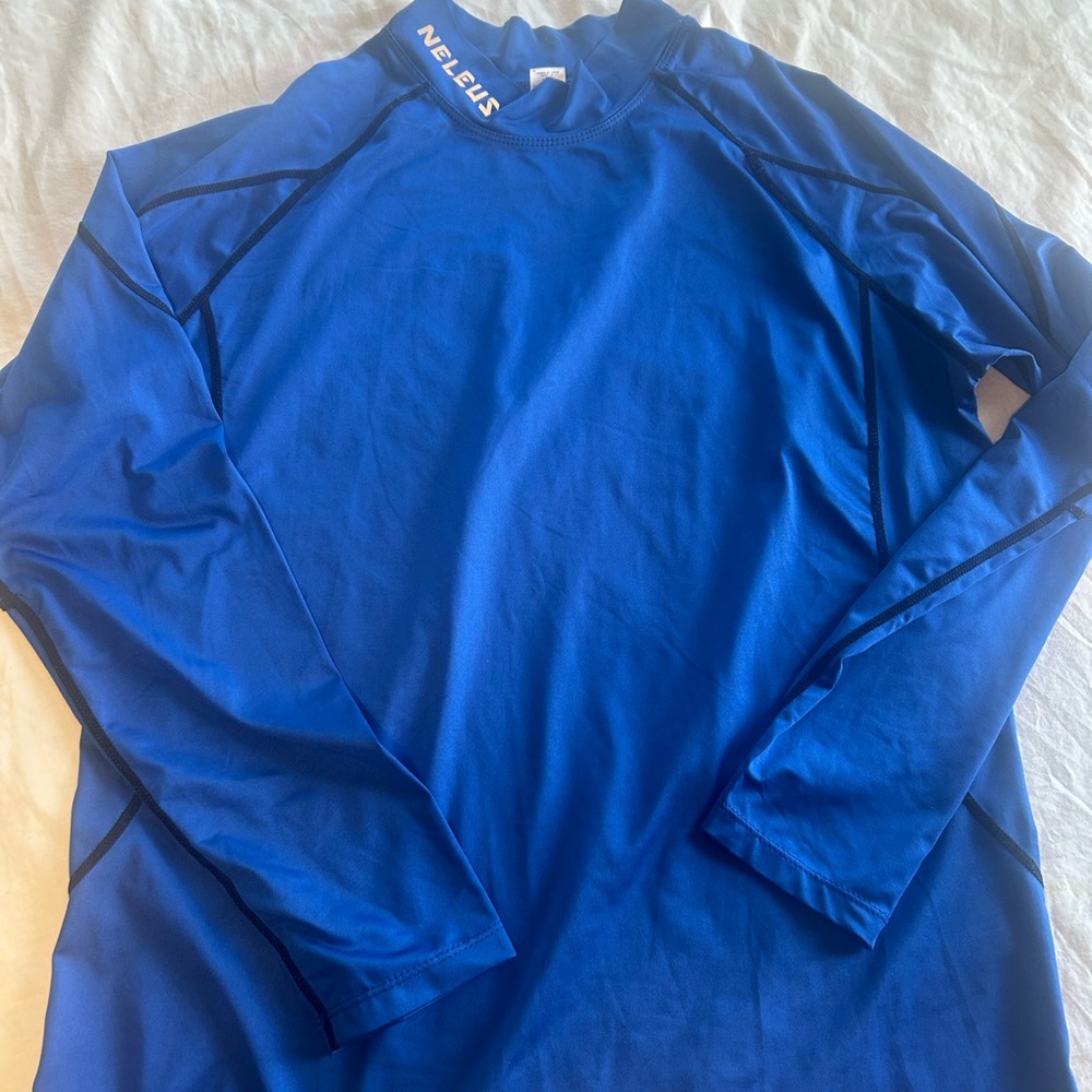 Men’s Long Sleeve Blue Rash Guard Swim Shirt.